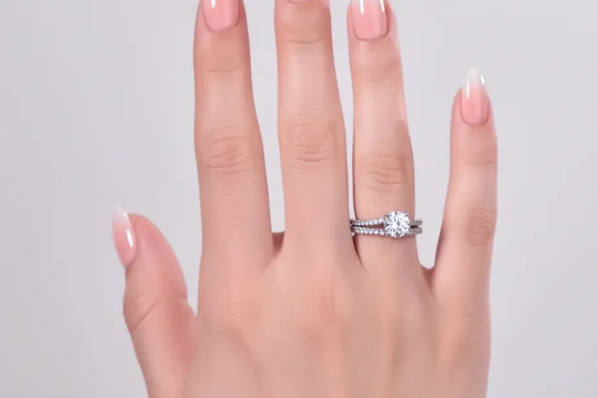 Jolis faux ongles à l'ajustement parfait