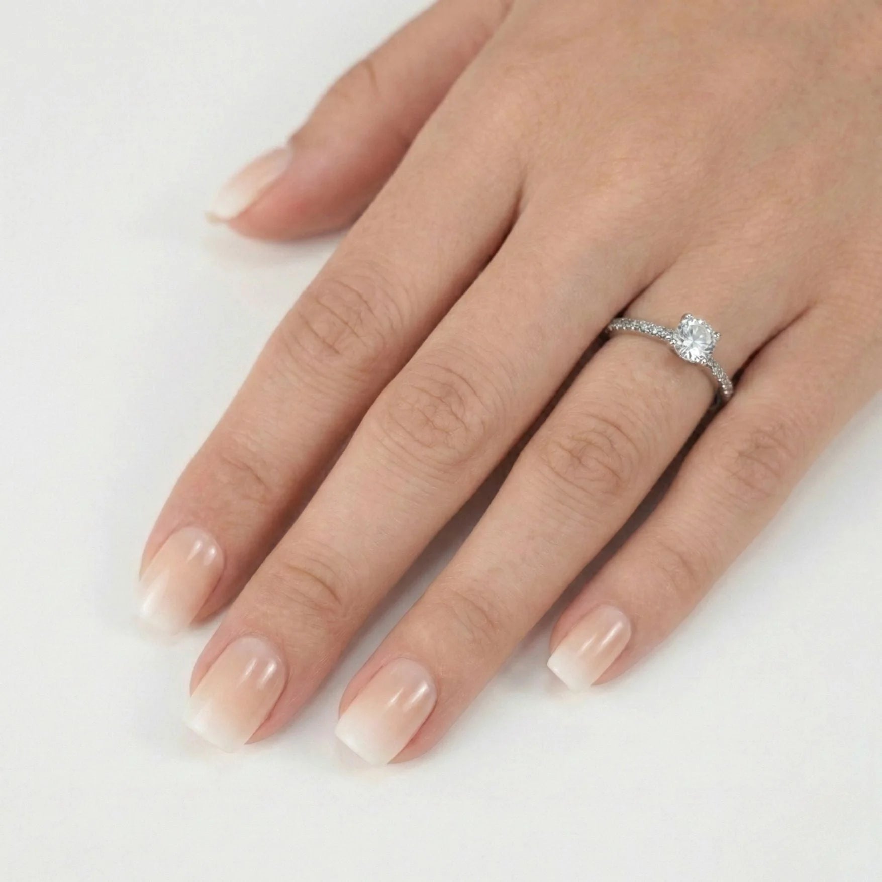 Dreamy Dip square lösnaglar – nude rosa ombré med silverring och solitärdiamant