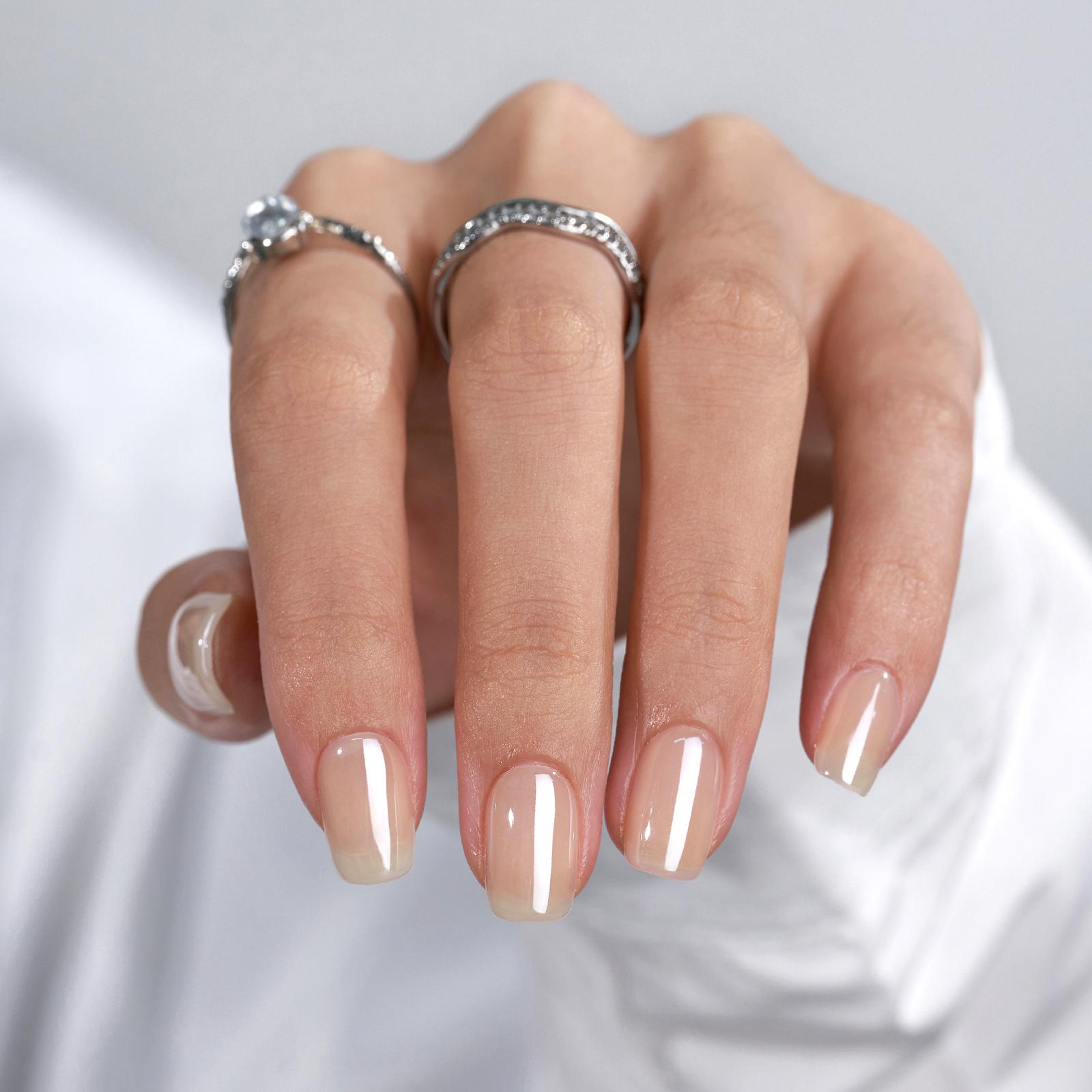 Glansiga nude press-on naglar med pearl shimmer – square form med silverringar XNails