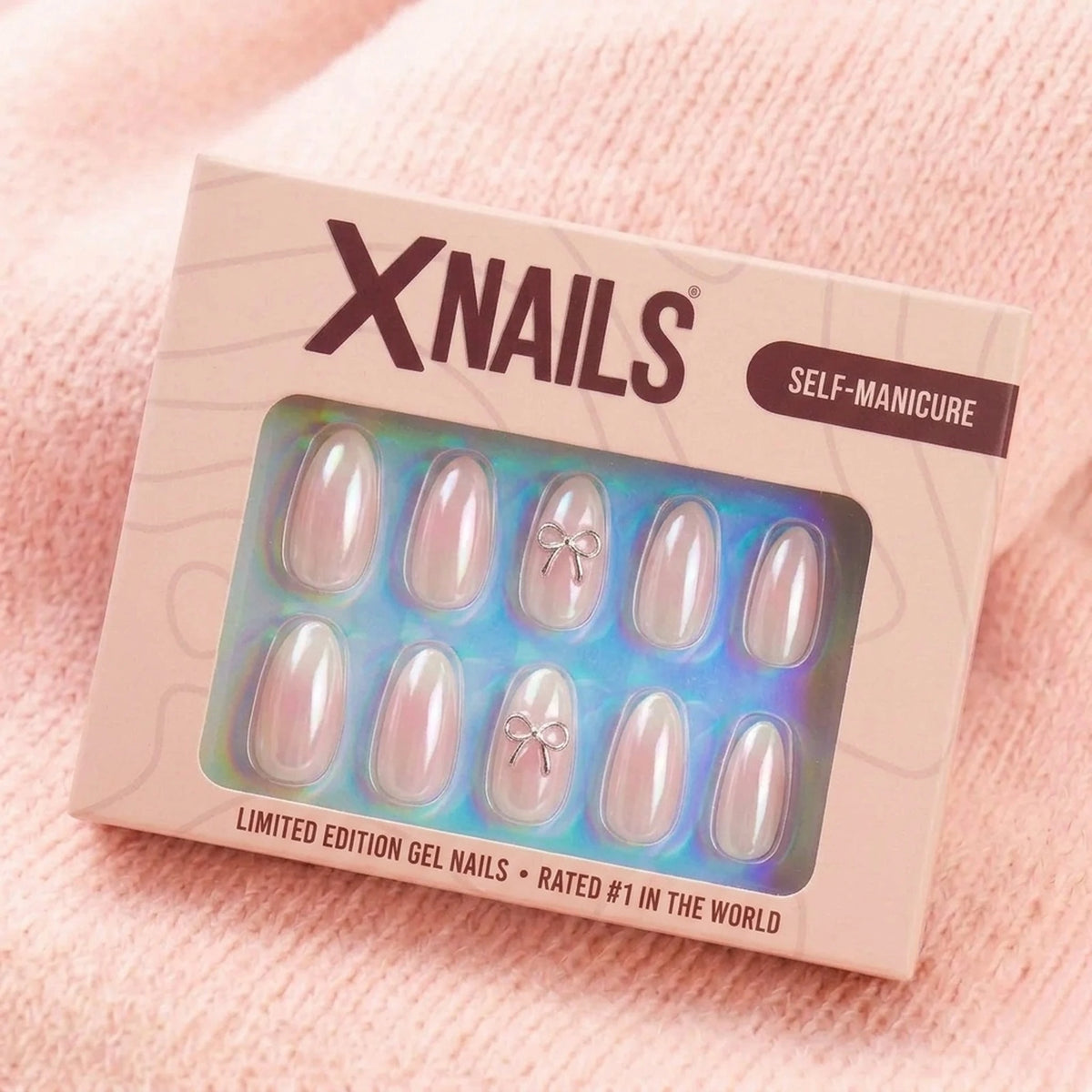 Faux ongles press-on Aura Amoré dans le coffret manucure XNails