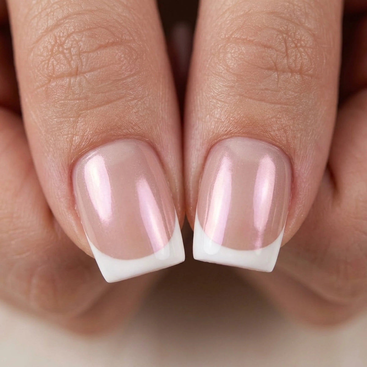 Faux ongles press-on Classic Chrome carrés, french blanche et chrome nacré nude-rose