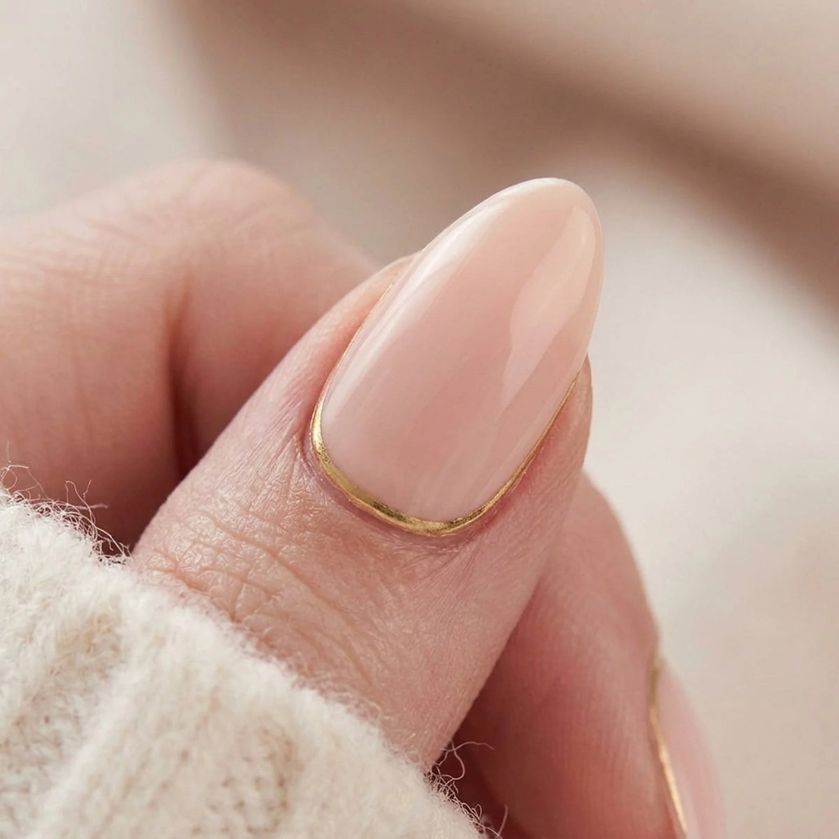 Faux ongles Golden Glimmer, gros plan sur la finition
