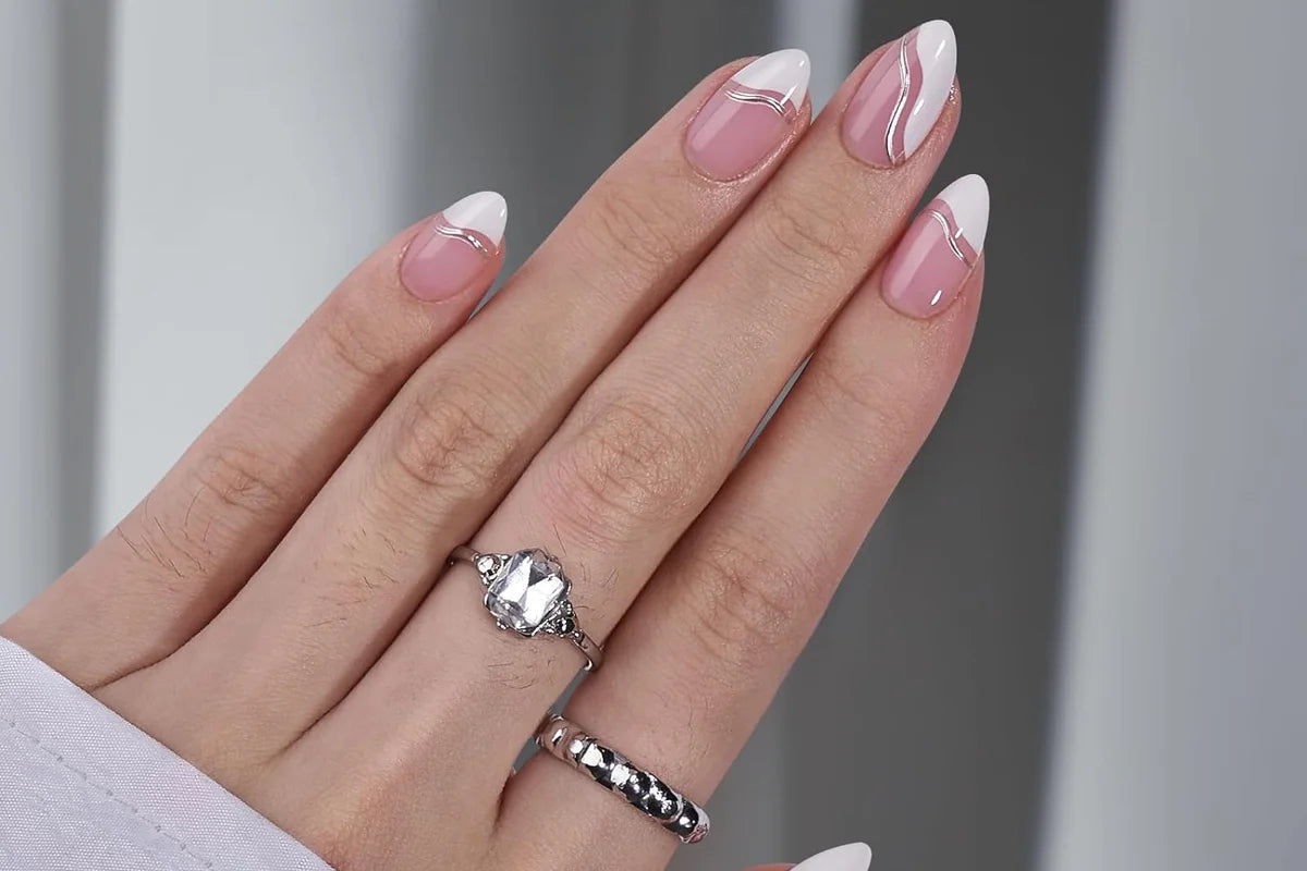 Press-on naglar och risker – för- och nackdelar med lösnaglar från XNails