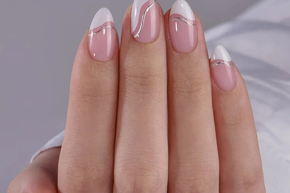 Snygg nageldesign med press-on naglar