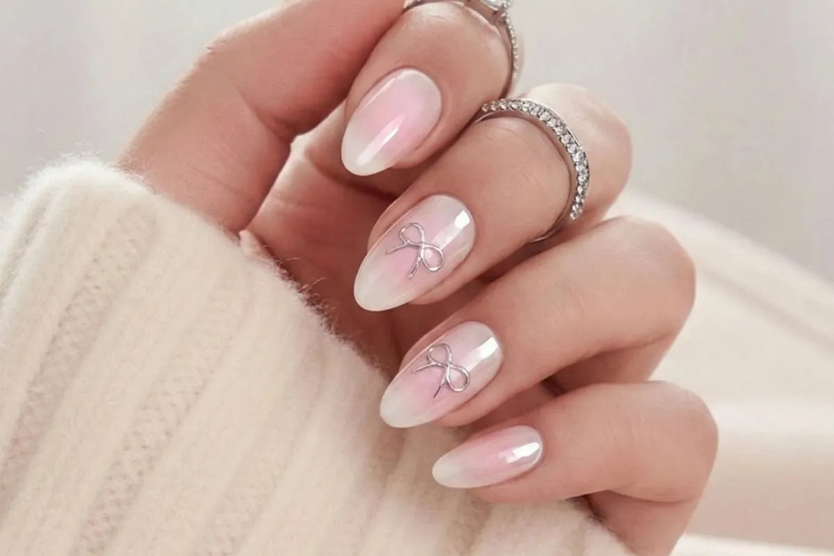 Midsommarnaglar i rosa pearl ombre med 3D-blomster, matchar blomsterkrans