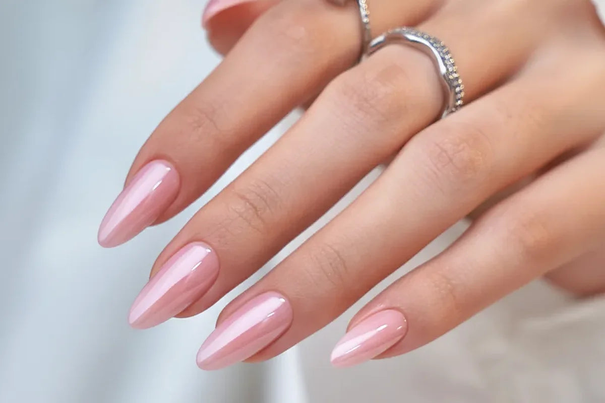 Nagelinspo med trendiga press-on naglar
