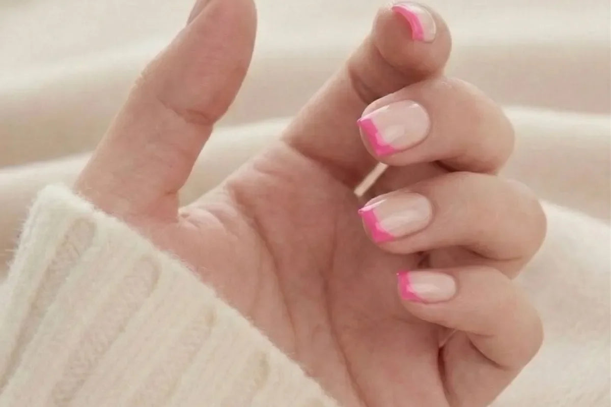 Press-on naglar med hållbar nageldesign