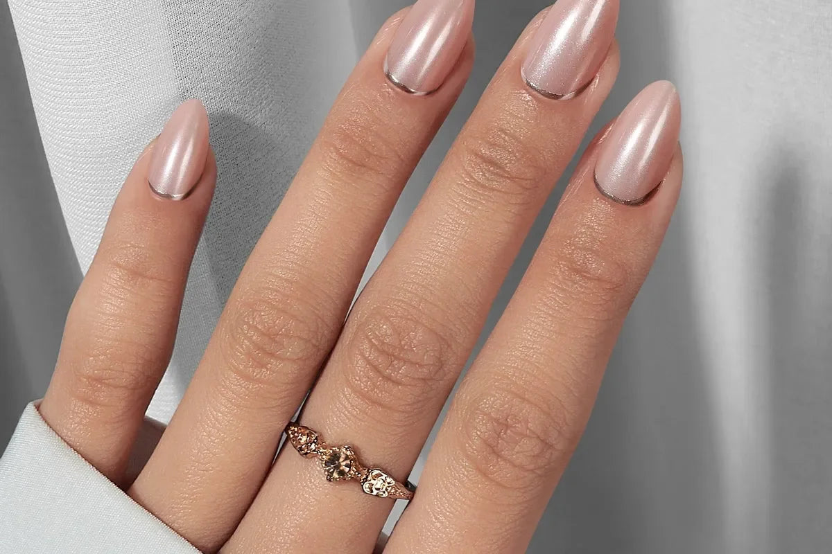 Snygg nageldesign med press-on naglar