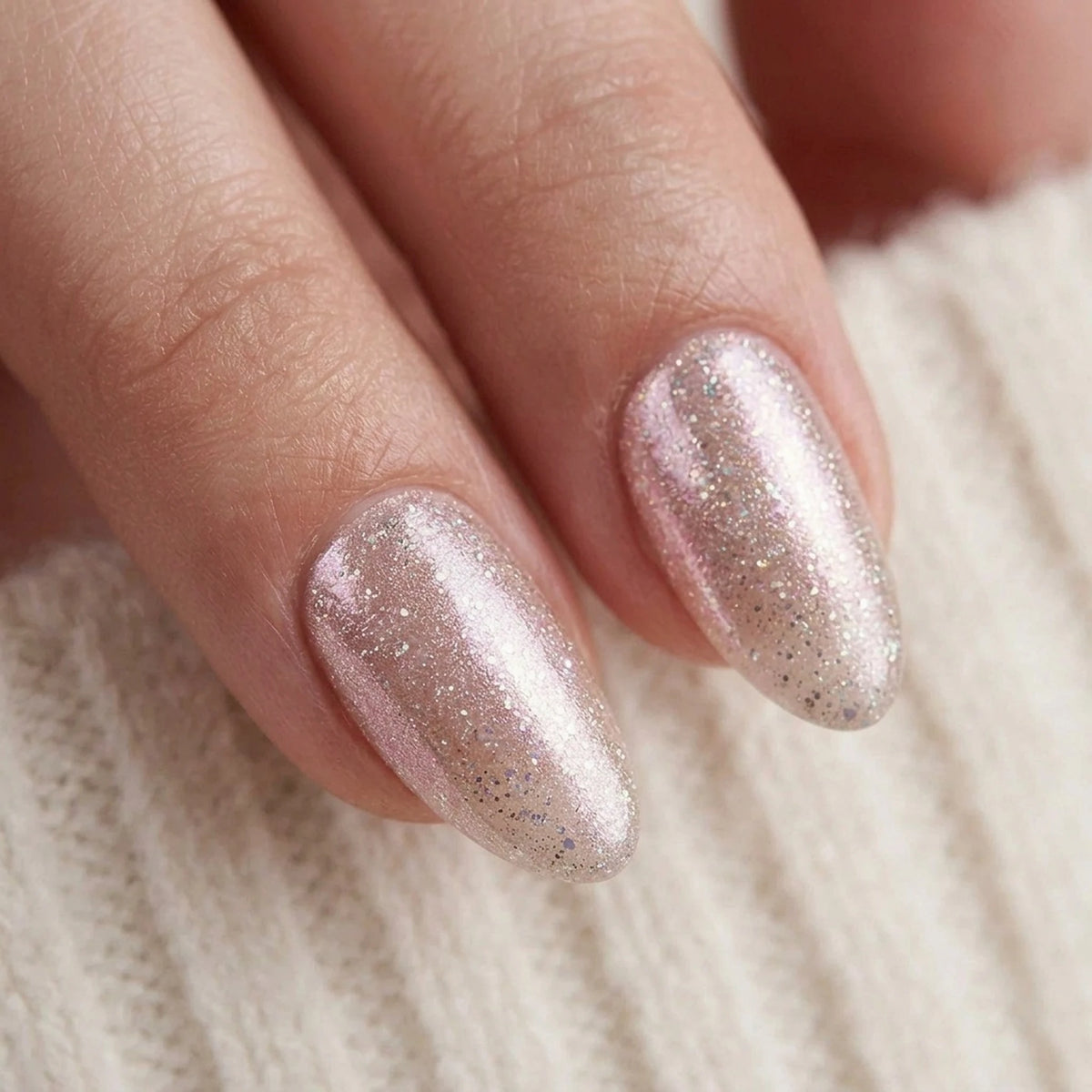 Faux ongles Candy Chrome amande, chrome nacré rose champagne