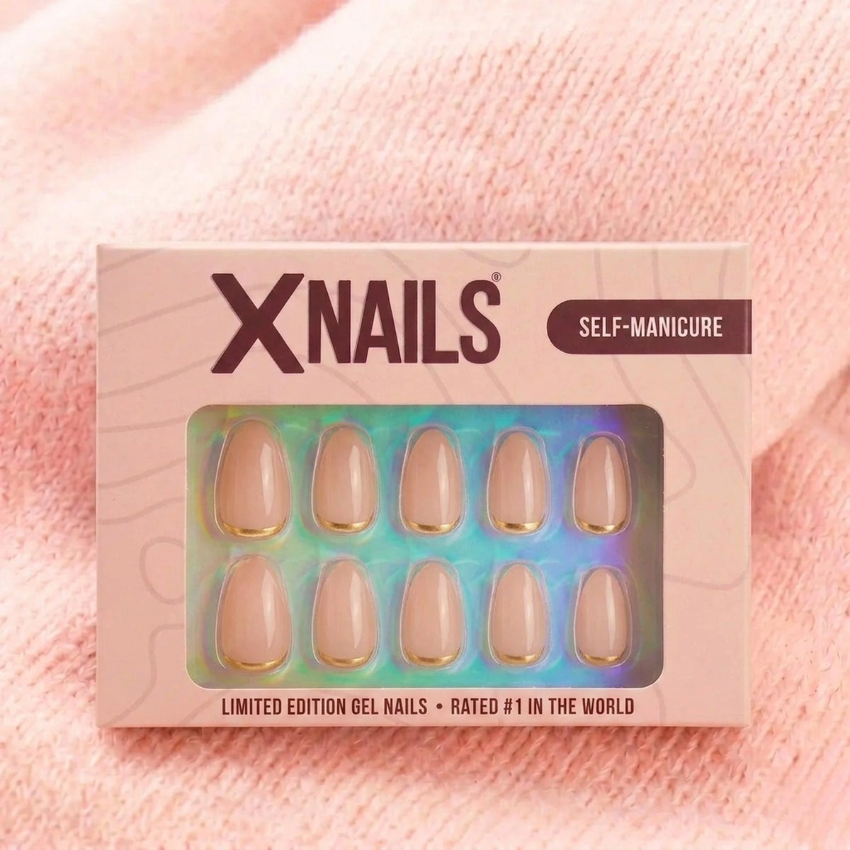 Faux ongles press-on Golden Glimmer dans le coffret manucure XNails