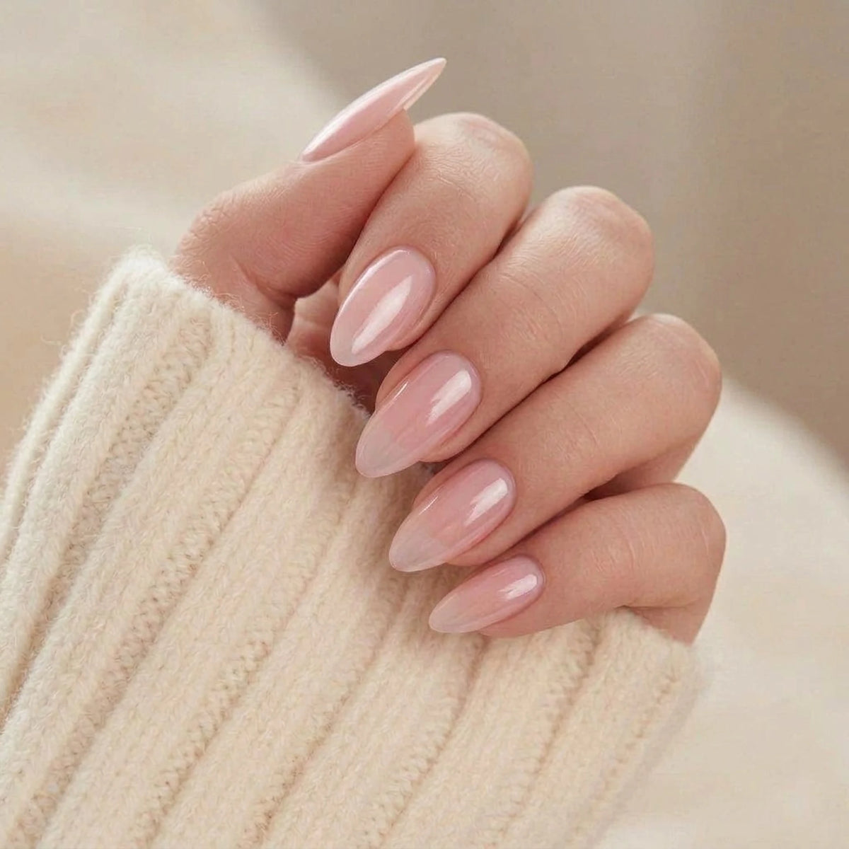 Faux ongles Pinkie Pearl amande longue, nacre rose