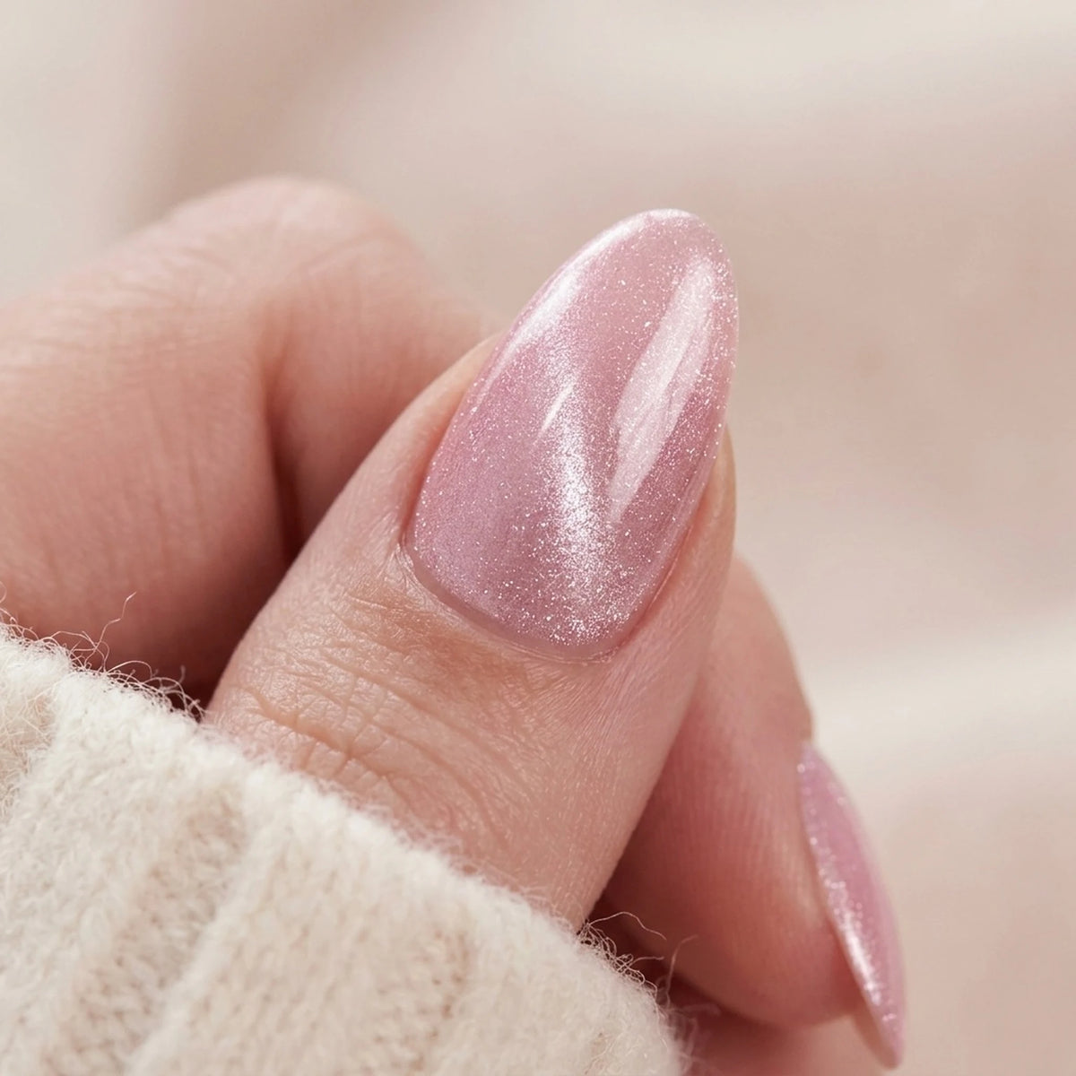 Faux ongles Powder Puff, gros plan sur la finition