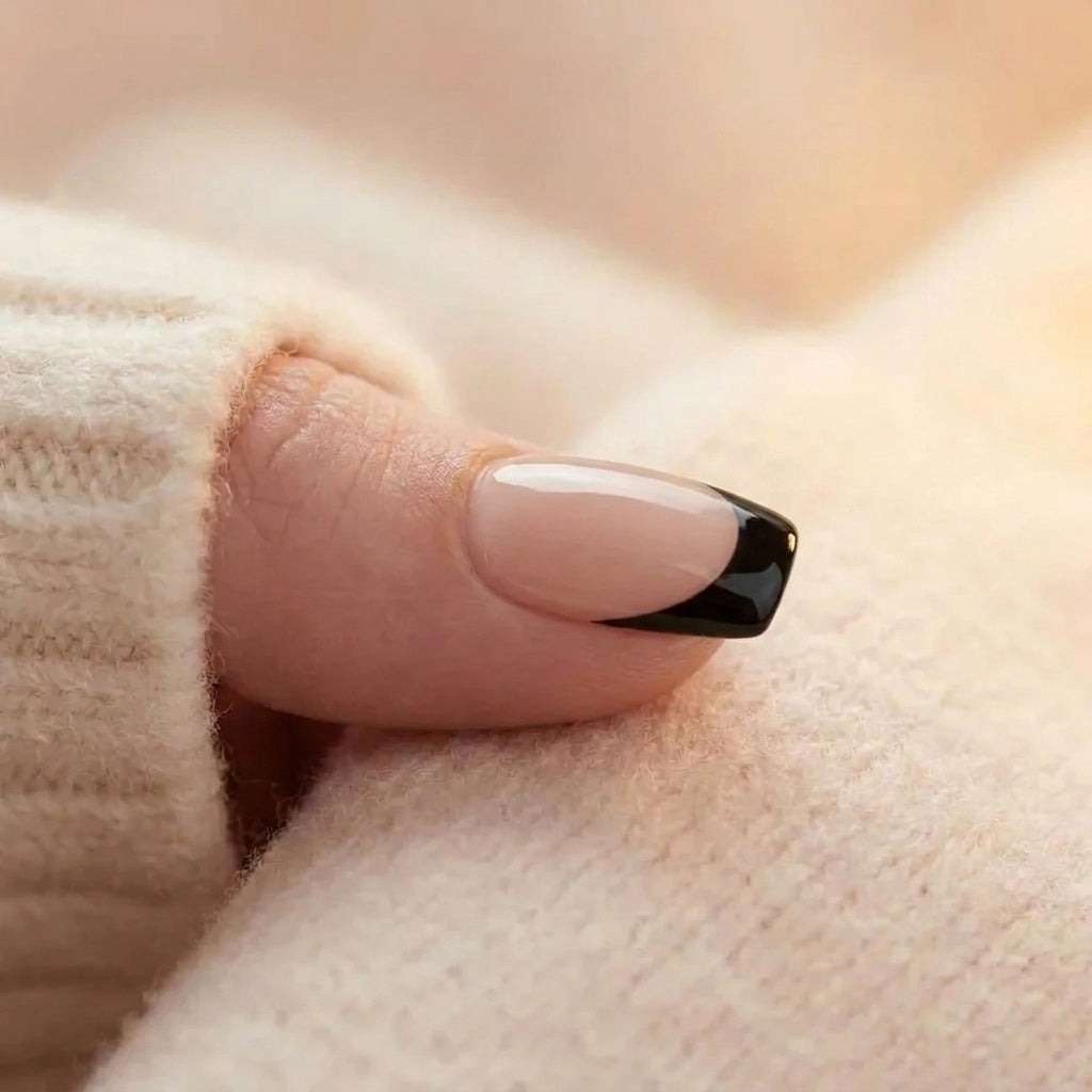 Sleek Silhouette – faux ongles, gros plan sur l'ongle