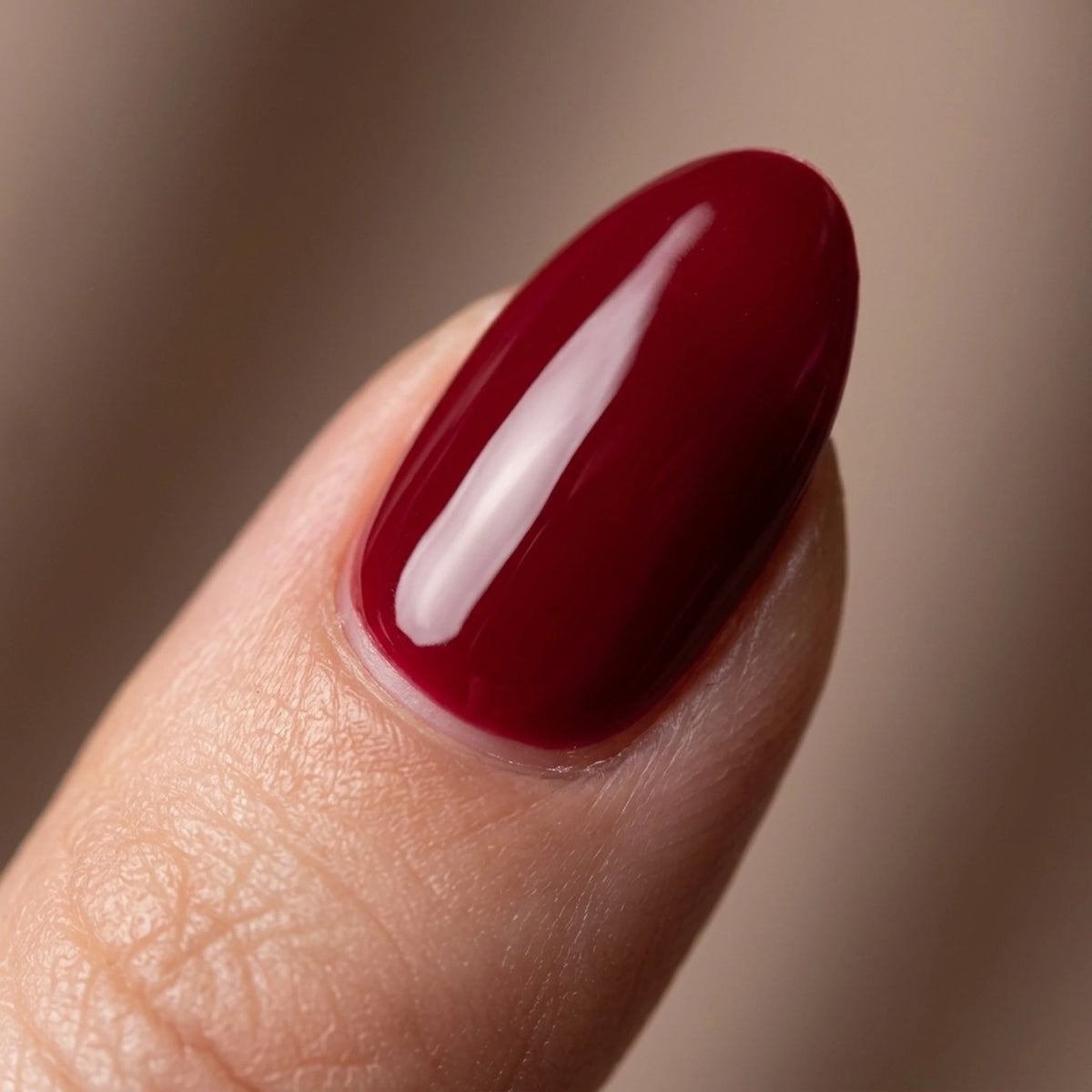 Faux ongles Ruby Romance, gros plan sur la finition